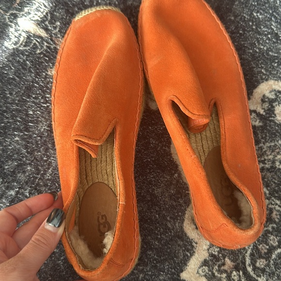 UGG - Picture 2 of 3